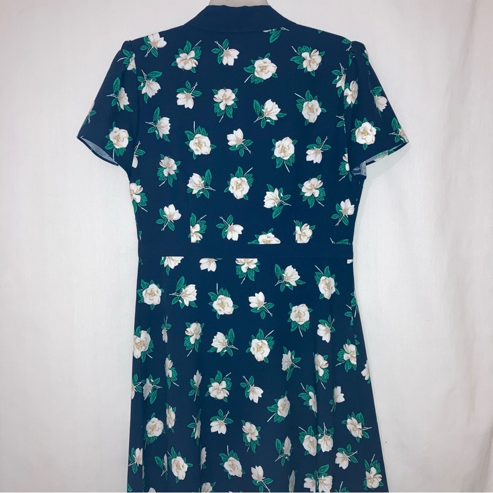 Draper James Faith Shirt Dress in Navy Magnolia, Size 10 - Picture 9 of 14
